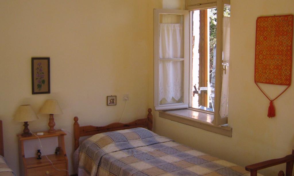Tsorni Hill Cottage 莱福卡斯特龙 外观 照片